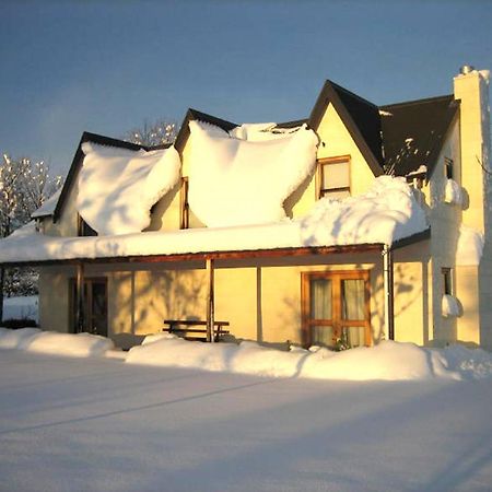 Whitestone Cottages Windwhistle Extérieur photo