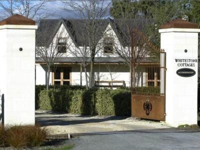 Whitestone Cottages Windwhistle Extérieur photo