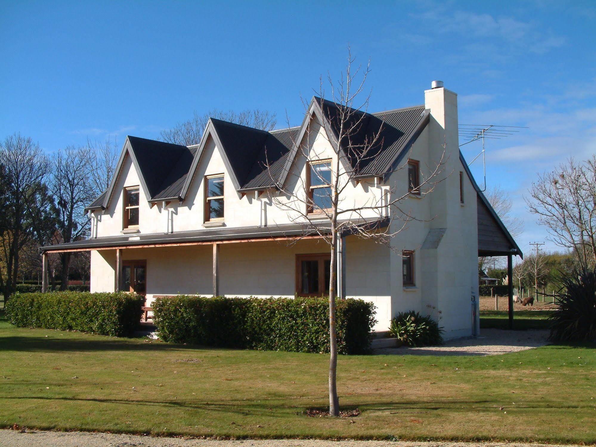 Whitestone Cottages Windwhistle Extérieur photo