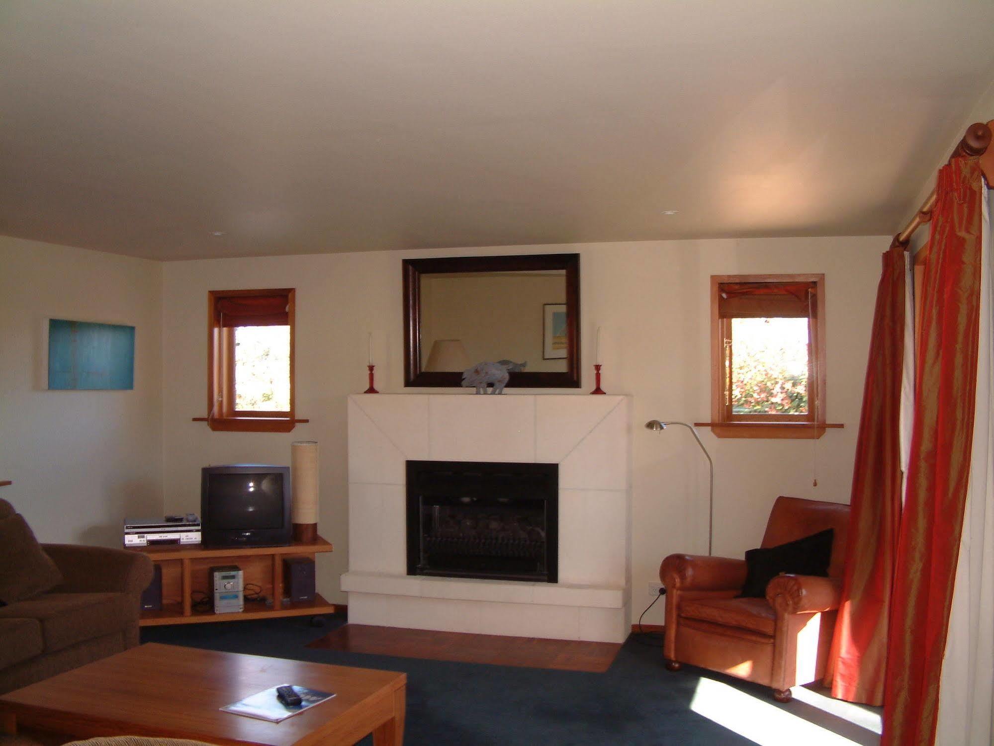Whitestone Cottages Windwhistle Extérieur photo