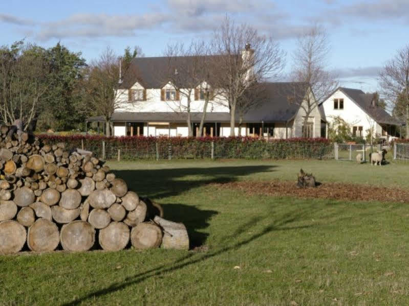 Whitestone Cottages Windwhistle Extérieur photo